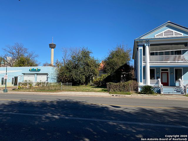 1st image of 1008 S Saint Marys St