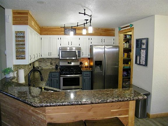 4th image of 617 Firelane Rd