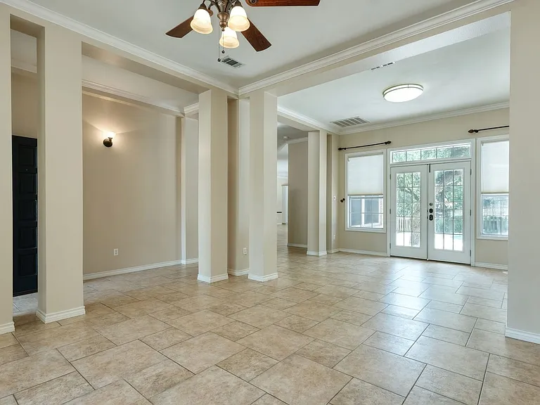 1629 Chesterwood Cv — Photo 2