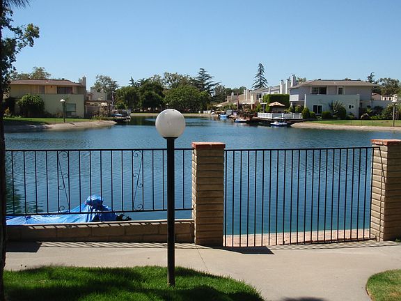 3rd image of 532 Taxco Ct