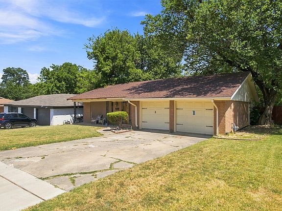 3rd image of 1817 Ellington Dr