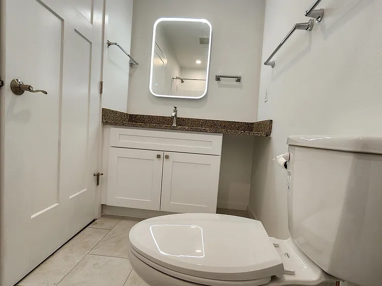 908 E Gorham St #1 — Photo 28