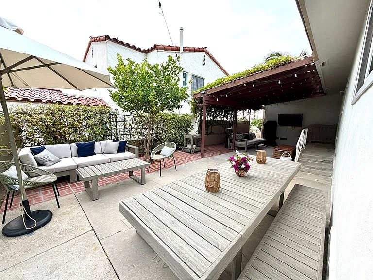 4389 Piedmont Dr — Photo 8