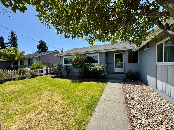 804 Saint Francis Dr, Petaluma, CA 94954