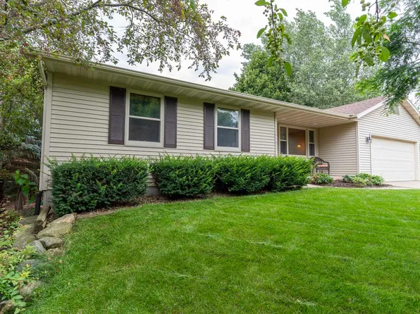 519 Nottingham Rd, Stoughton, WI 53589