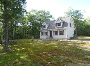 27 Oakwood Dr, Oxford, ME 04270