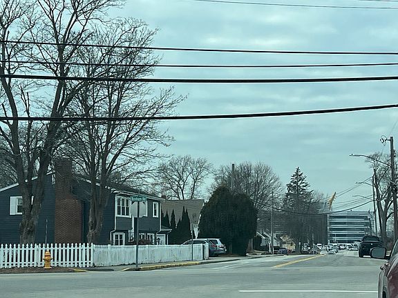 5th image of 4 Elderkin Ave