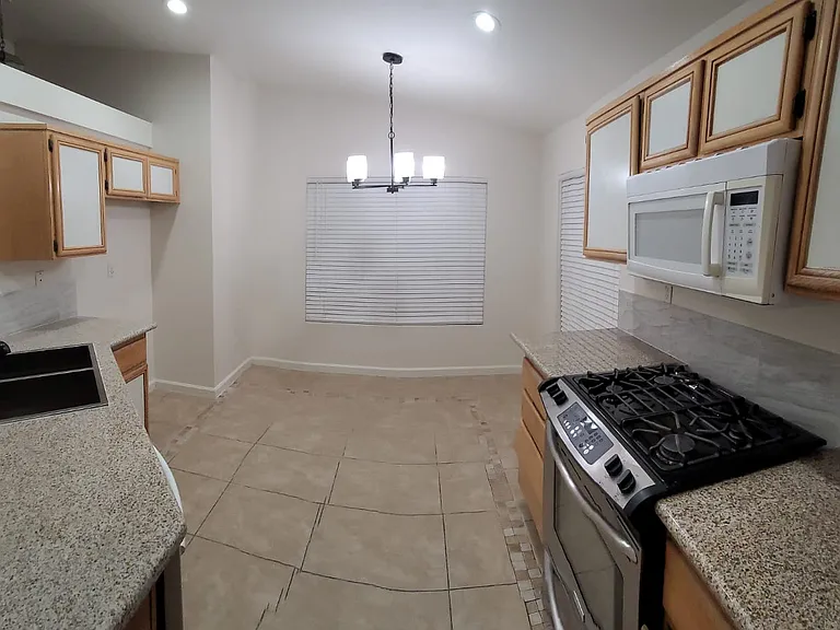 11615 Cornell St — Photo 2