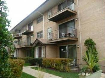 1st image of 4663 N Milwaukee Ave #2C