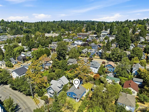 2722 NE Blakeley Street, Seattle, WA 98105