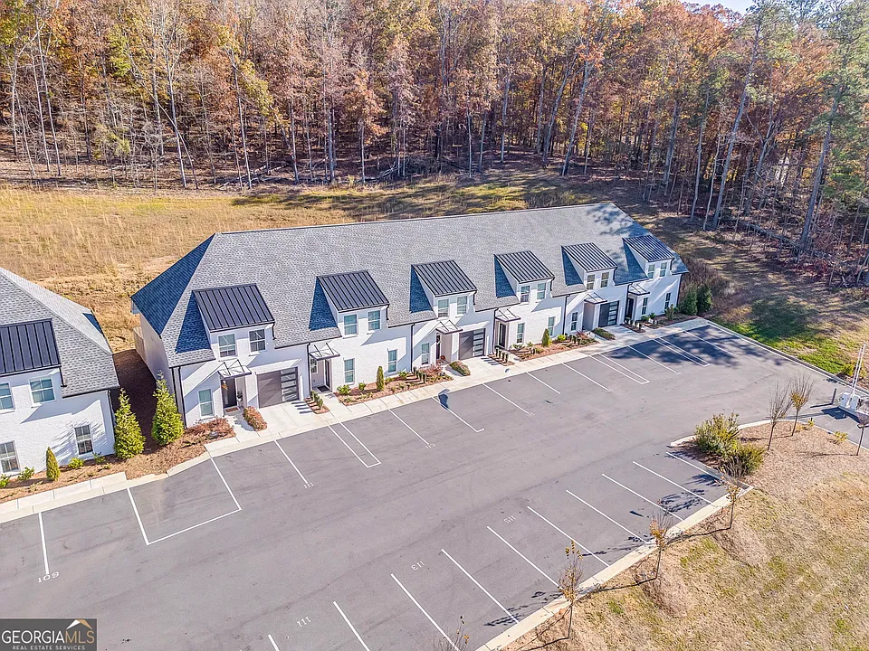 109 Chateau Dr