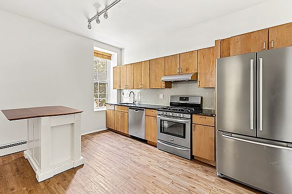 1st image of 442 Pacific St #1