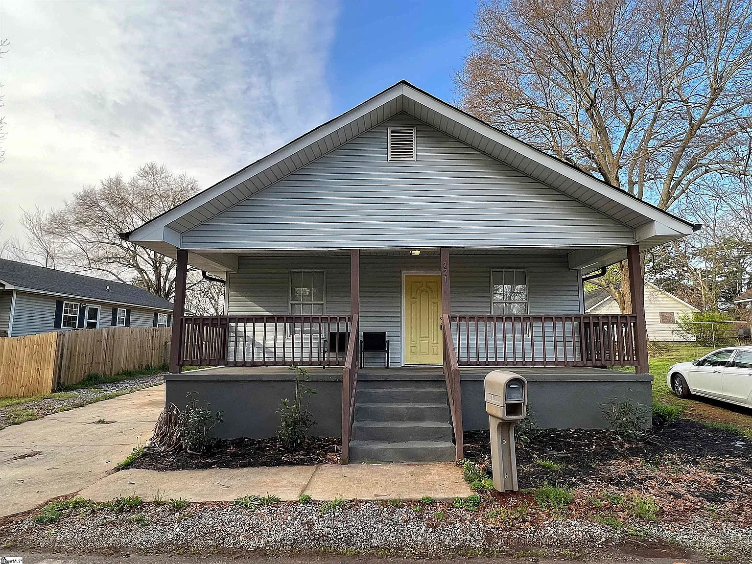 2 bed, 918 sqft, $1,800 — Photo 1