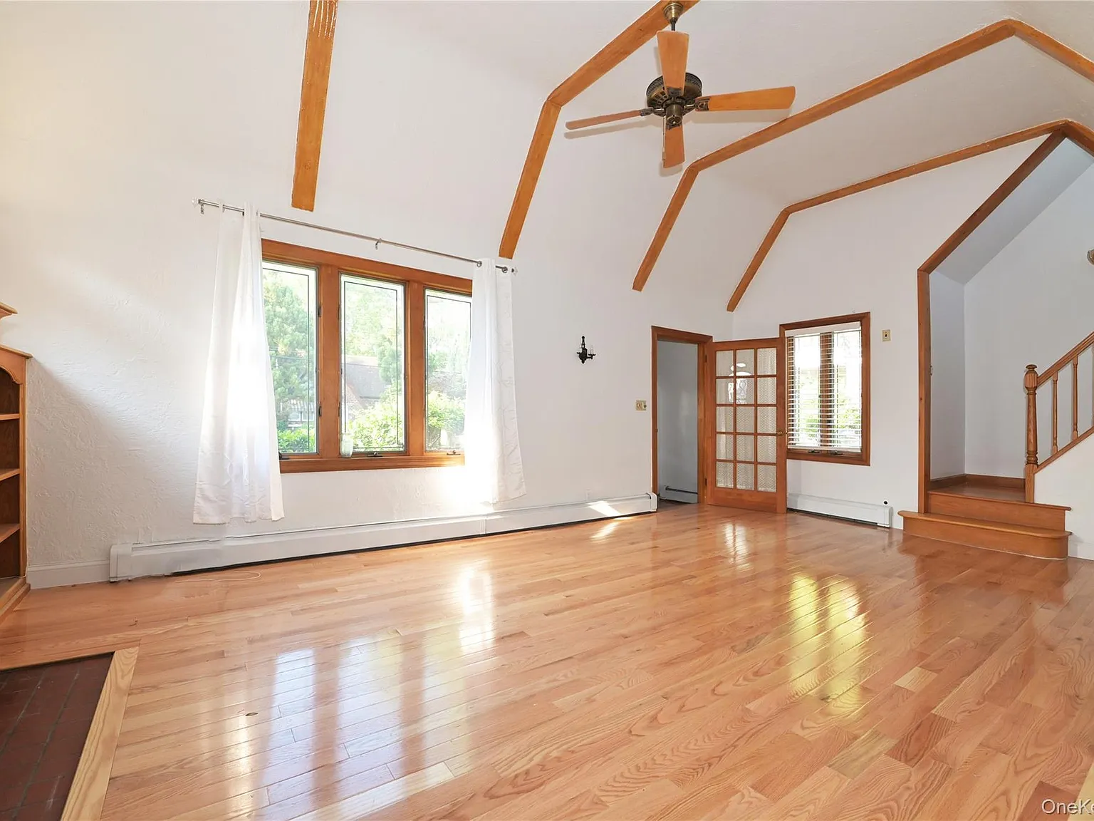 3 bed, 1216 sqft, $5,400 — Photo 4