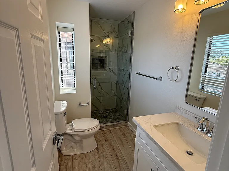 1011 San Rafael Ave #102 — Photo 7