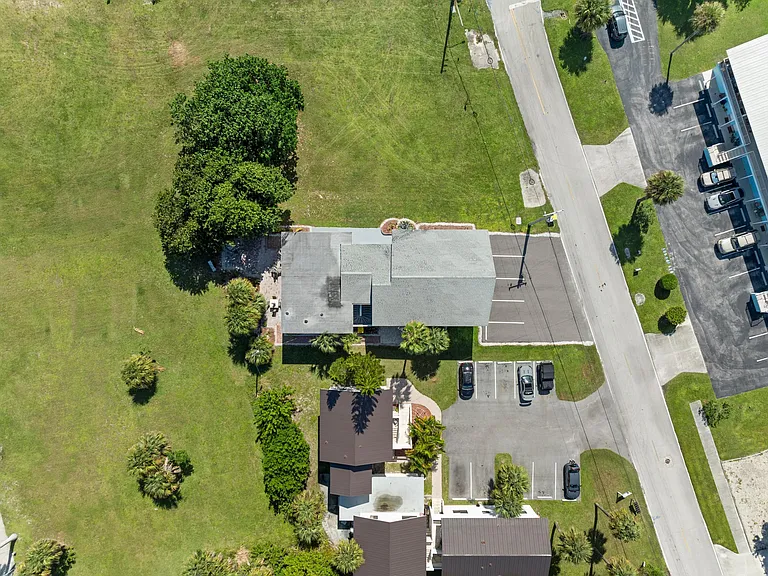670 Hernando St #B — Photo 13