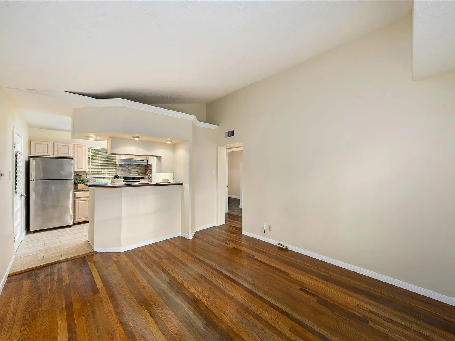 1 bed, 1.0 bath, 651 sqft, $1,250 — Photo 4