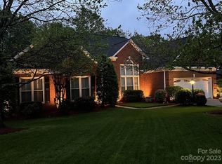 8040 Stevens Mill Rd, Matthews, NC 28104