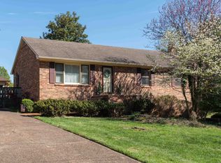 21 College Cir, Staunton, VA 24401