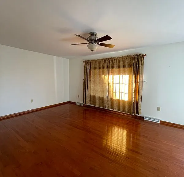 169 Stanford Rd — Photo 12
