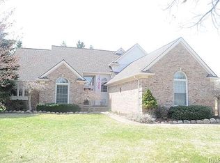 43105 Ashbury Dr, Novi, MI 48375