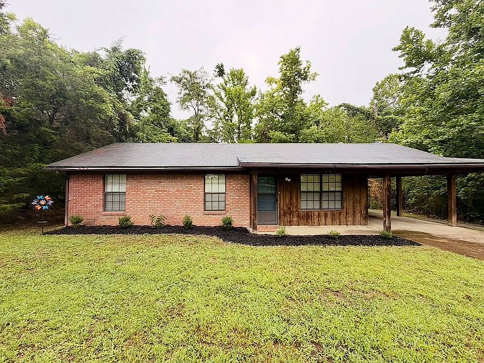 Front of home and front yard