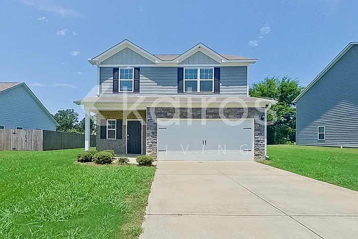 1103 Freedom Pkwy — Photo 1