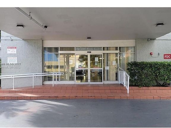 3rd image of 16710 NE 9th Ave APT 305