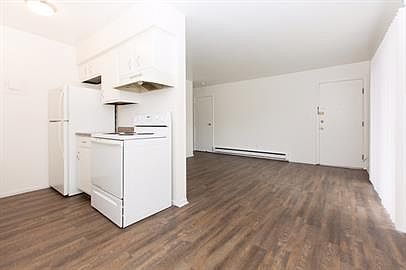 4th image of 829 Continental Ct #4