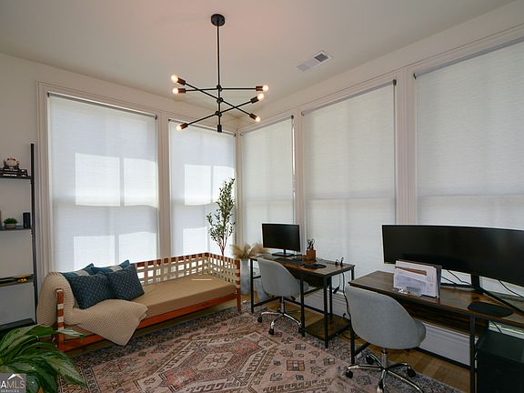 5th image of 698 Fraser St SE #85