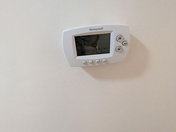 4th image of 615 N Hayworth Ave #3