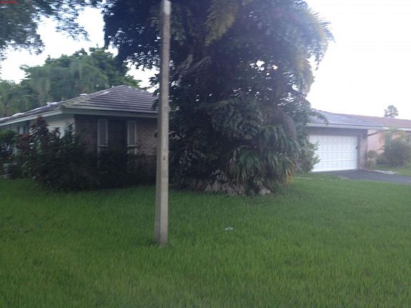 2nd image of 9242 NW 17th St
