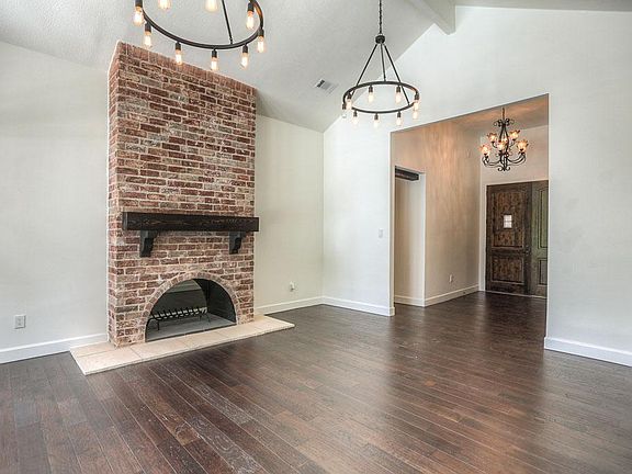 FOYER LEADING INTO LIVING ROOM