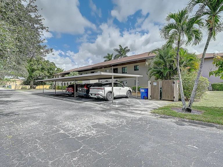 6104 Whiskey Creek Dr #101 — Photo 33