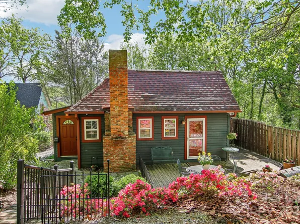 11 Club St, Asheville, NC 28801