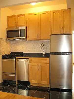 Rented by Tower Brokerage | media 15