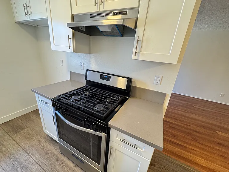 311 E Maple St #6B — Photo 14
