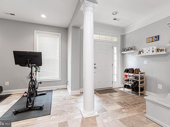 4th image of 15922 Greymill Manor Dr