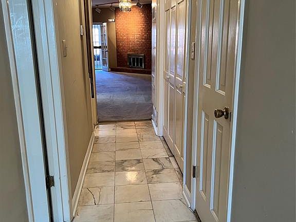 3rd image of 2919 Canterbury Ct #1