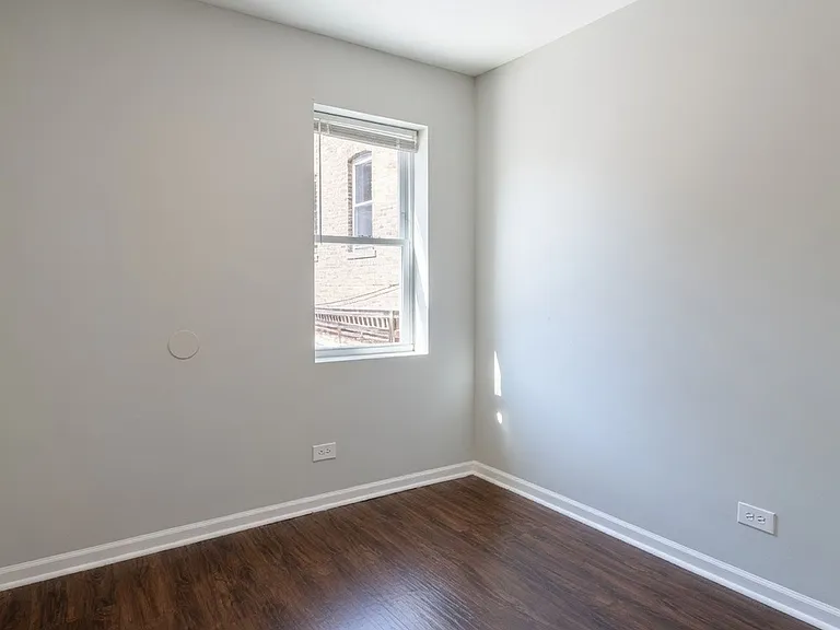 5834 W Irving Park Rd #1R — Photo 7