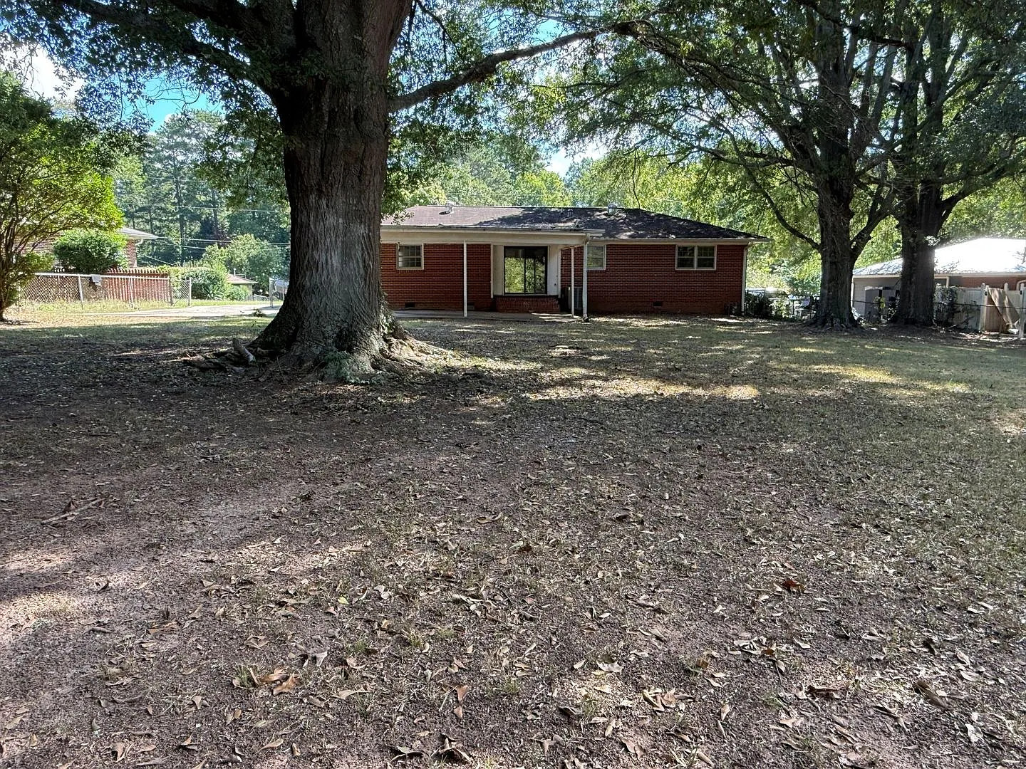Spacious 3 Bedroom 1.5 Bath With Bonus Room — Photo 3