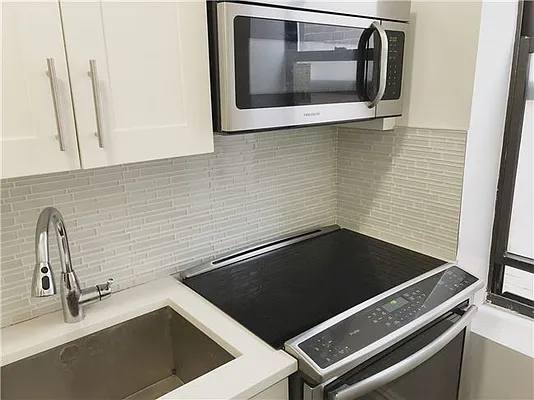 Rented by 18 REALTY | media 40