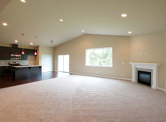 2nd image of 5623 76th Ave E