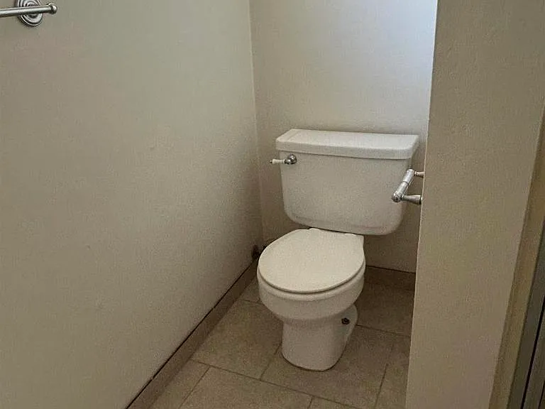 8621 Willow Ter — Photo 29