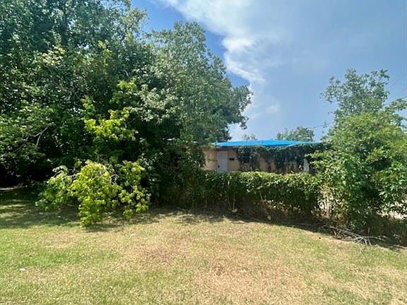 3rd image of 4642 Longfellow Dr