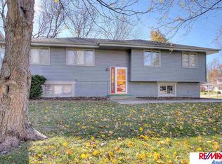 13933 Walnut Cir, Omaha, NE 68144
