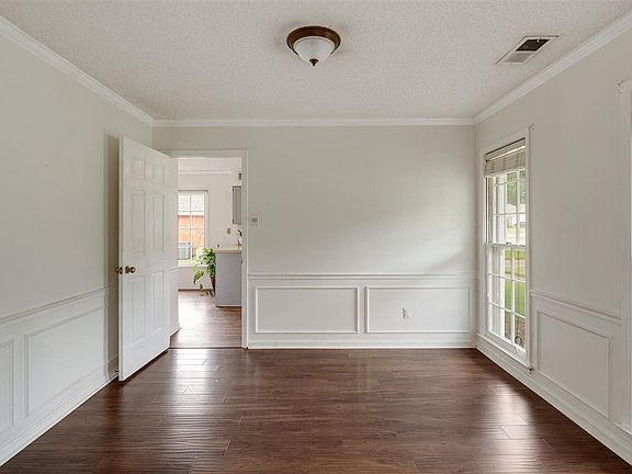 4th image of 8305 Chimneyrock Blvd