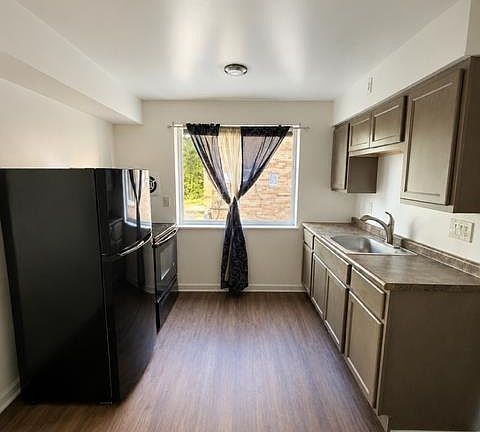 4th image of 2613 Chesterfield Ct