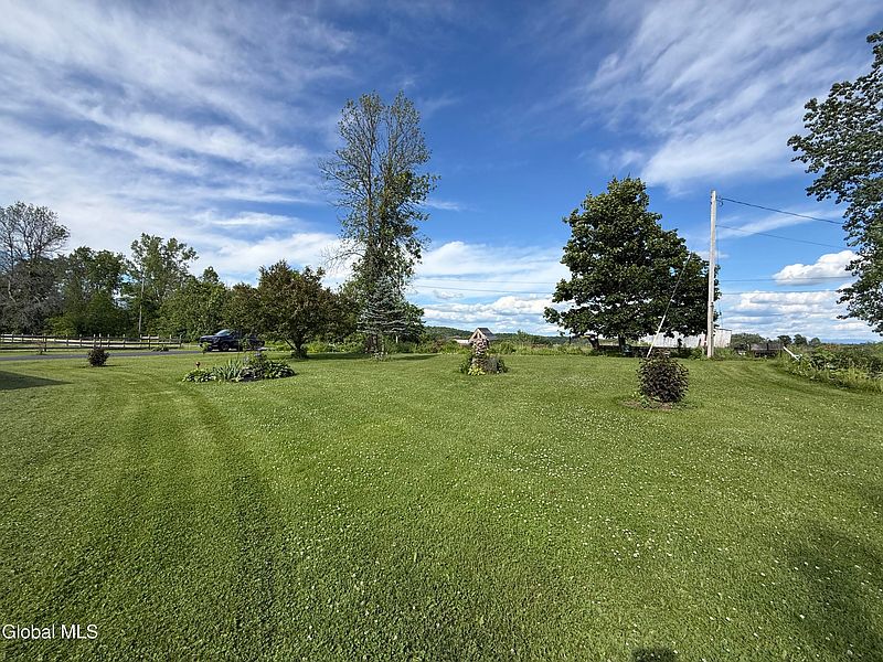 2nd image of 50 W Starbuck Lane