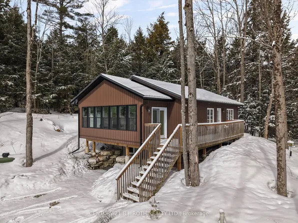 1040 Arthur Schulz Rd, Gravenhurst, ON P0E 1G0